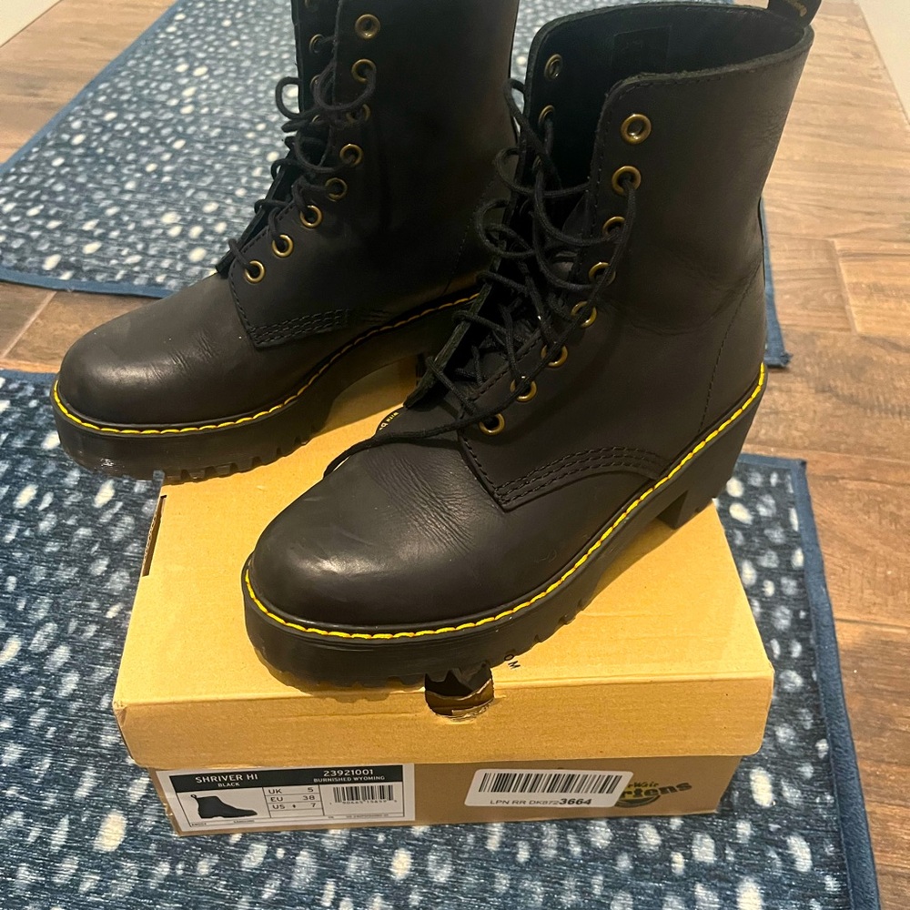 Dr. Martens Shriver Hi, black women's boots, 7, with box